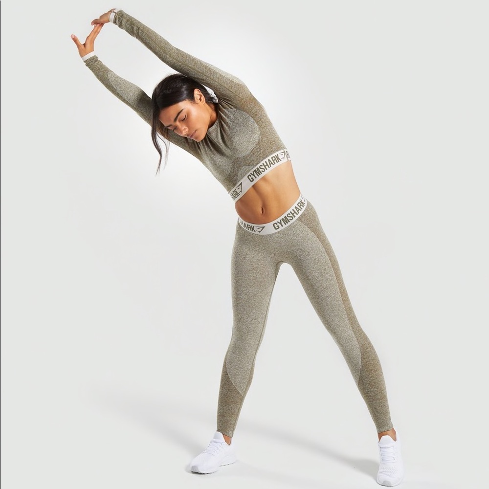 Gymshark flex set in khaki/sand